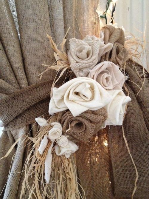 Украшение своими руками для шапки. Как украсить вязаную шапку своими руками с крупными стразами 06