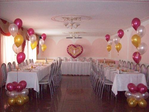 Украшение зала своими руками. Оформление зала на свадьбу своими руками: фото идеи