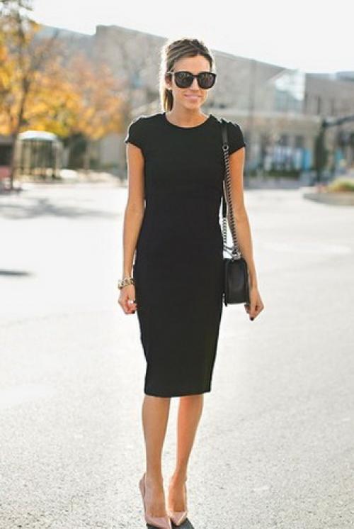 Чем украсить черное платье футляр. С чем носить черное платье-футляр: фото и описание