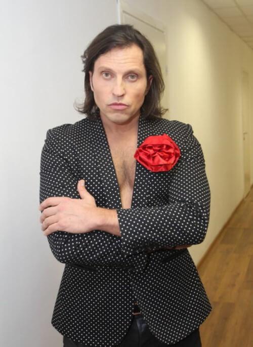 Мужские костюмы, какие в моде. Главные тренды сезона 2019 в фасонах мужских костюмов 08