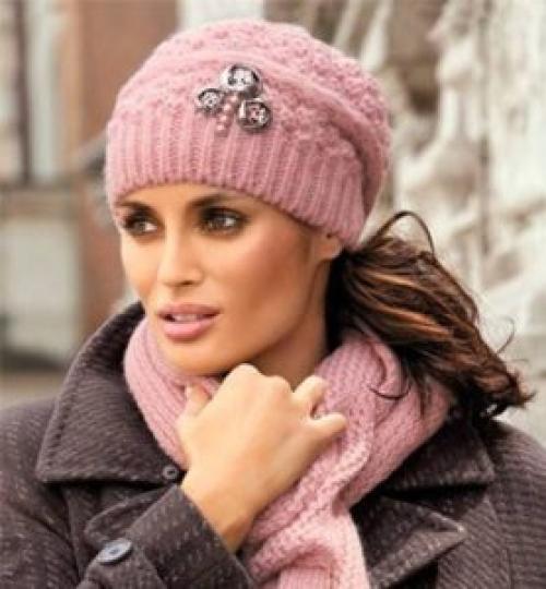 Украшение для женской шапки. Как украсить шапку стразами своими руками (фото)