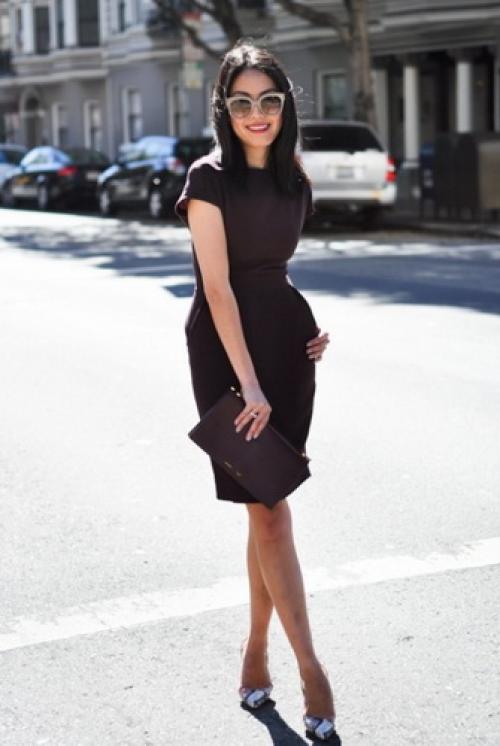 Чем украсить черное платье футляр. С чем носить черное платье-футляр: фото и описание