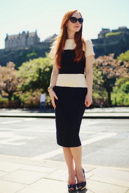 Чем украсить черное платье футляр. С чем носить черное платье-футляр: фото и описание