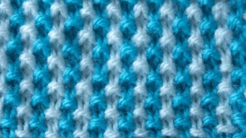 Чем можно украсить вязаную шапку для мальчика. Виды узоров для детской шапки на мальчика