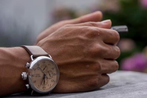 Почему надо часы носить на левой руке. Народные приметы и суеверия: на какой руке нужно носить часы