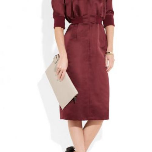 Кому подходит бордовый цвет. Бордовый цвет и его оттенки в одежде: уверенность и сила