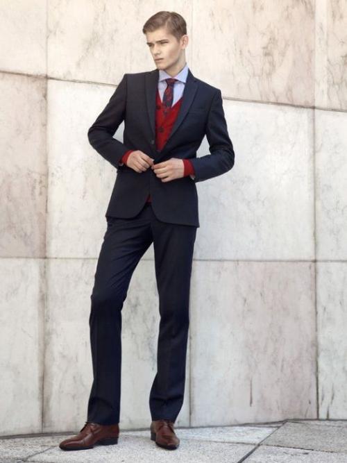 Смокинг для девушек на выпускной. Модные тенденции