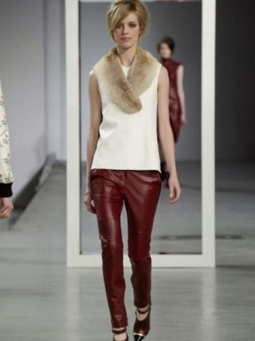 Кожаные брюки с чем носить зимой. С чем носить кожаные штаны 05 Кожаные брюки с чем носить зимой. С чем носить кожаные штаны 05