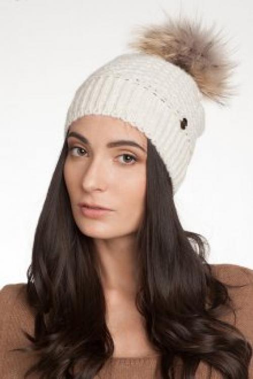 Как украсить вязаную шапку с отворотом. Как можно украсить шапку своими руками