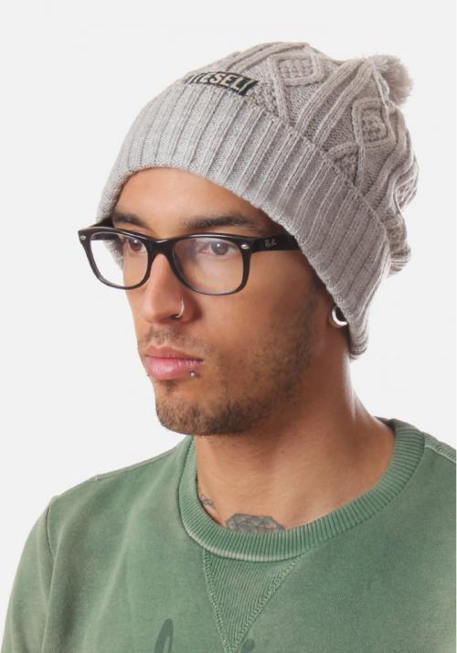 Вязаные шапки для женщин в очках. Шапка под очки: как ее подобрать?