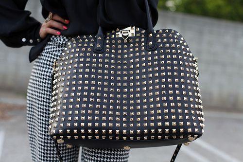 Как приклеить стразы на кожаную сумку. Кожаная сумка: как обновить?