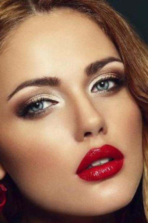 Макияж черный с красным. 