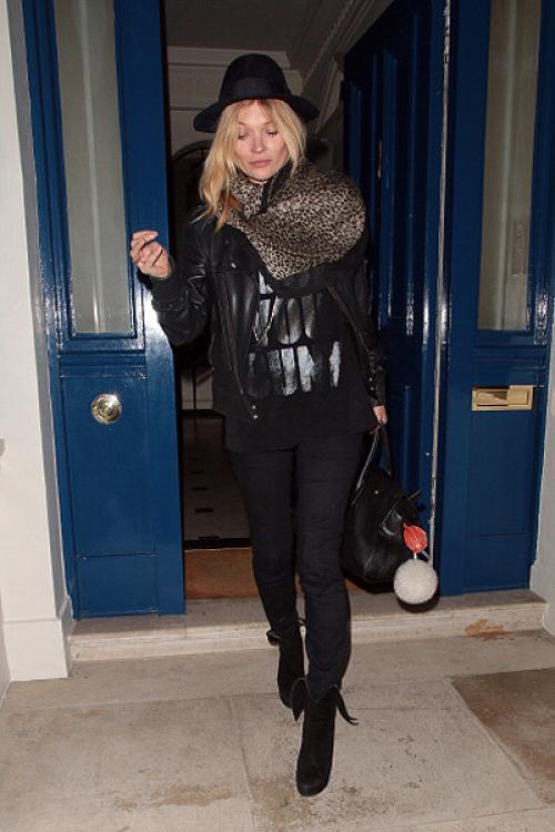 Кейт Мосс стиль уличный. Уличный стиль знаменитости: Кейт Мосс и другие звезды в Париже 25