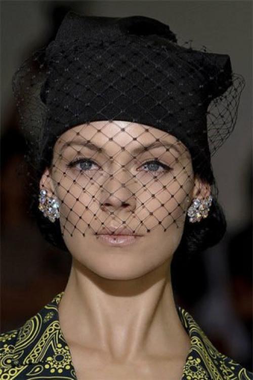 Как украсить шапку пайетками. Как украсить шапку ( 12 фото )