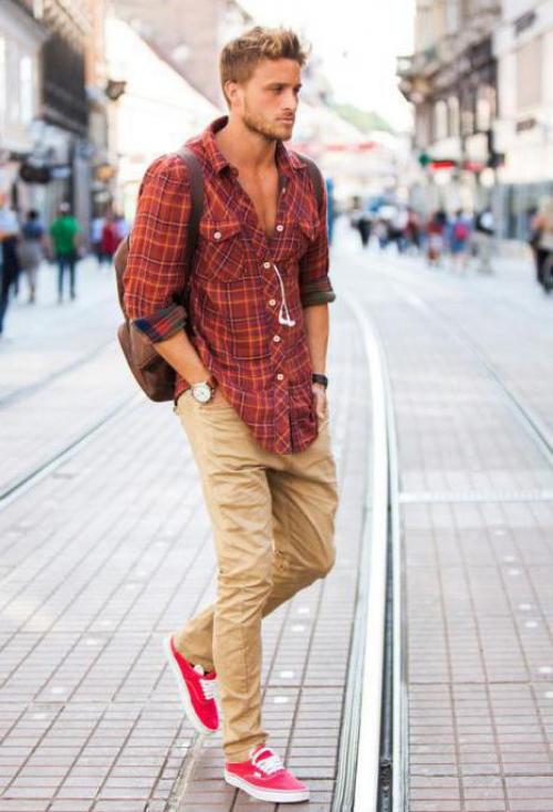 С чем носить красные кеды мужчинам. С чем носить красные мужские кеды