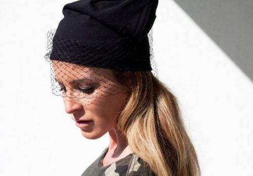 Как украсить шапку пайетками. Как украсить шапку ( 12 фото )