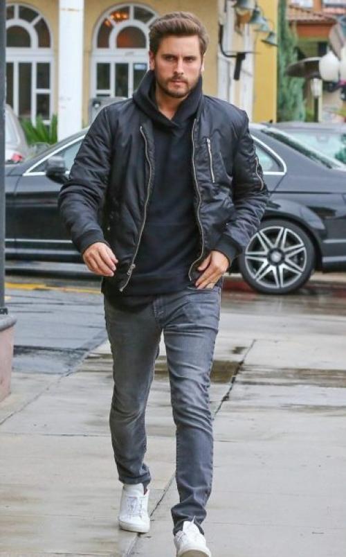 С чем можно носить мужские красные кроссовки. С чем можно носить зимние мужские кроссовки?