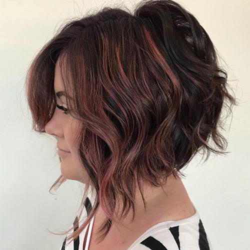 Стрижки для кудрявых волос молодящие. Молодящие Стрижки на кудрявые волосы: интересные идеи причёсок для дам бальзаковского возраста, фото