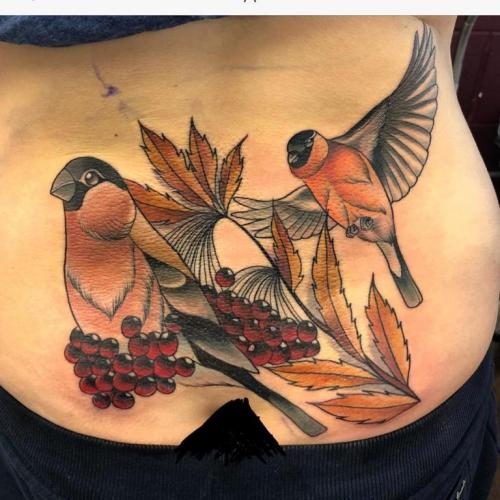 Тату на пояснице надпись. Тату на пояснице: значение