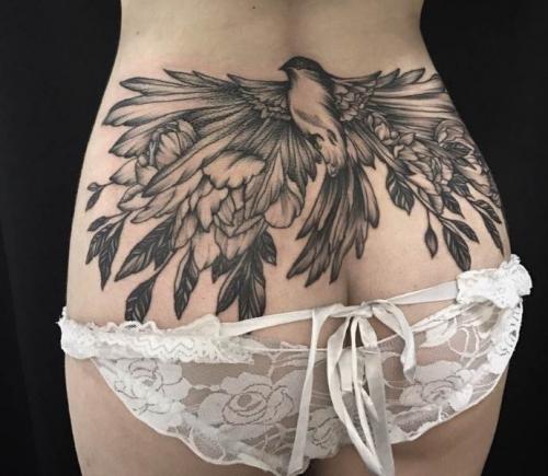 Тату орнамент на пояснице. Красивые тату на пояснице для девушек и женщин: идеи