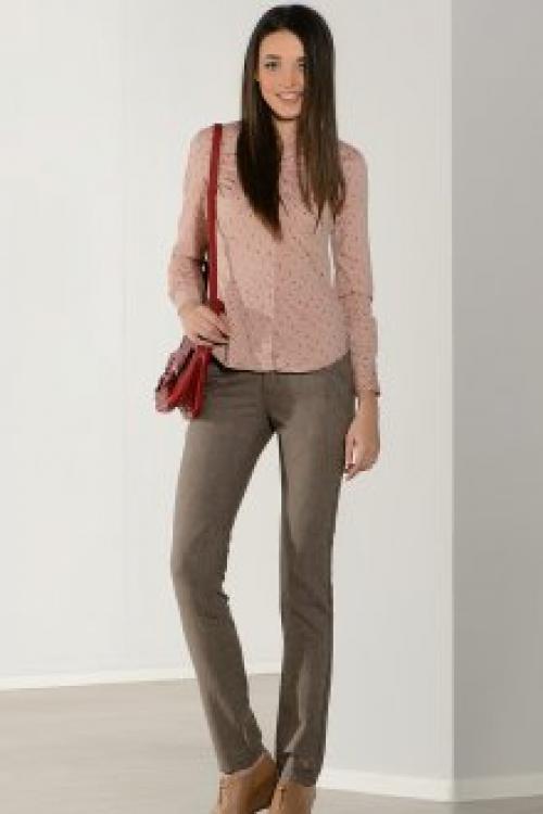 Черные слаксы женские. С чем носить женские брюки слаксы