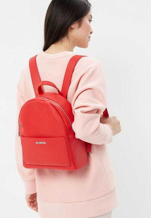 Рюкзак и каблуки. С чем носить красный рюкзак — тренд всех сезонов (более 40 фото)