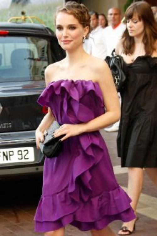 Фиолетовый цвет сочетание в одежде. Фиолетовый цвет в одежде и его оттенки: модные образы для девушек