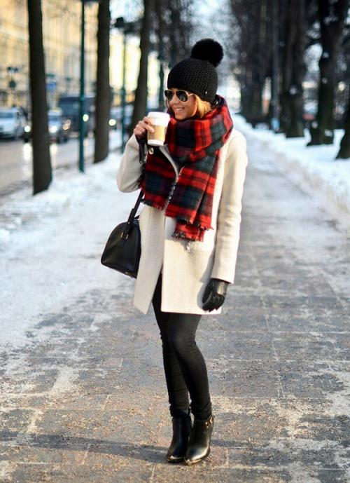 Головной убор под пальто женское. Как правильно подобрать шапку, шарф и перчатки к пальто. Простые правила