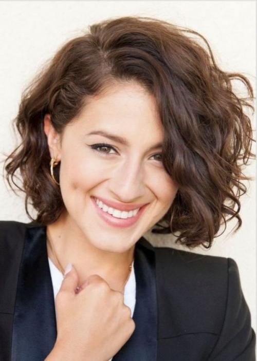 Стрижки для вьющихся волос без укладки. Волнистые волосы и их особенности