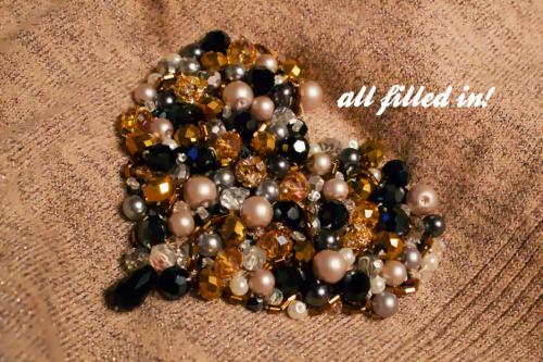 Украшение для шапок своими руками. Как украсить вязаную шапку своими руками с крупными стразами 22 Украшение для шапок своими руками. Как украсить вязаную шапку своими руками с крупными стразами 22