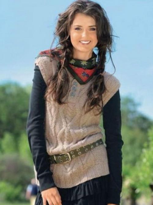 С чем носить трикотажную жилетку. С чем носить удлиненный жилет без рукавов летом 34 С чем носить трикотажную жилетку. С чем носить удлиненный жилет без рукавов летом 34