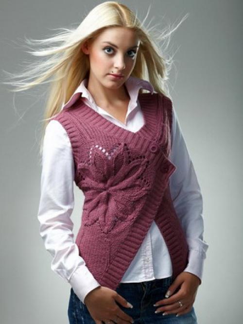 С чем носить трикотажную жилетку. С чем носить удлиненный жилет без рукавов летом 38 С чем носить трикотажную жилетку. С чем носить удлиненный жилет без рукавов летом 38