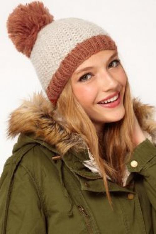 Как украсить макушку детской шапки. Как можно украсить шапку своими руками