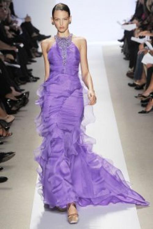 Фиолетовый цвет сочетание в одежде. Фиолетовый цвет в одежде и его оттенки: модные образы для девушек