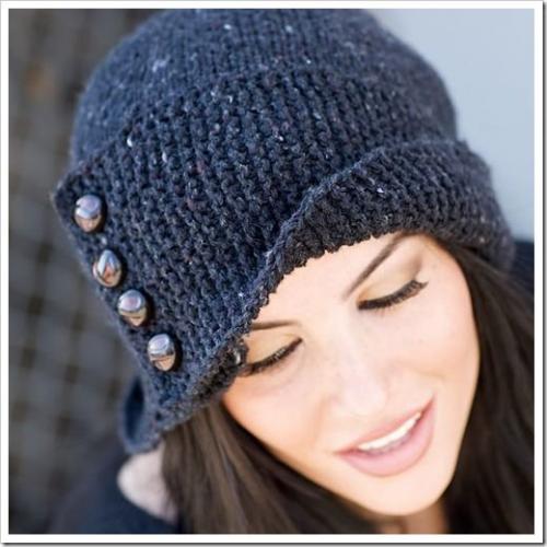 Как украсить вязаную шапку пайетками. Как украсить вязаную шапку?