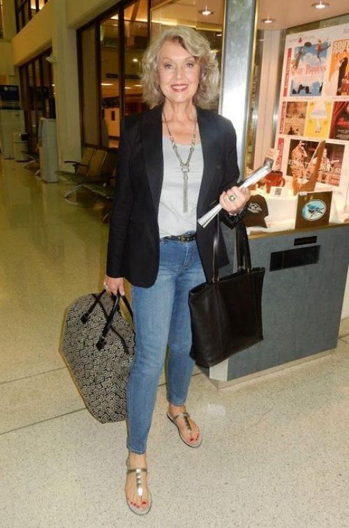 Базовый гардероб сорокалетней женщины. Гардероб, который делает женщину после 40-50 лет моложе