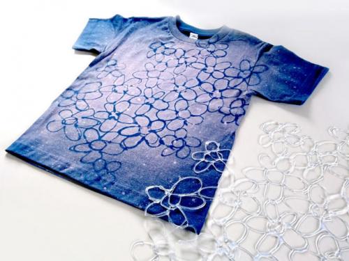 Как украсить белую футболку. Необычный декор футболки белизной. Получается настоящая дизайнерская вещь!