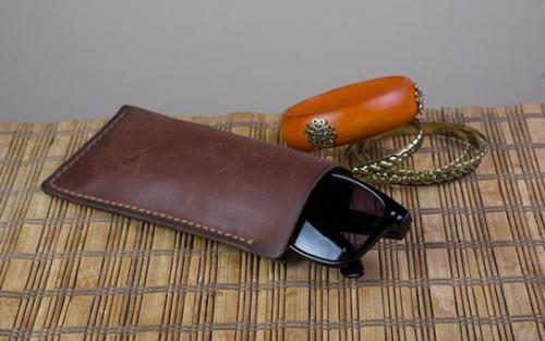 Как украсить старую сумку из замши. Что можно сделать из старых сумок