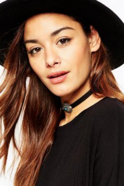 С Чем Носить чокеры на шею 2019. Чокер на шею: с Чем Носить это стильное украшение