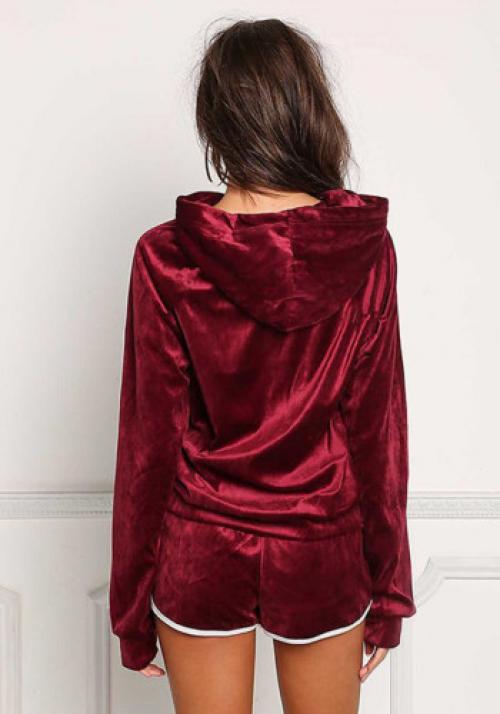 Велюровые спортивные штаны с чем носить. Модели и фасоны велюровых костюмов