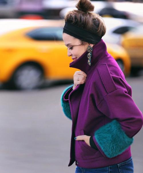 Кому подходит желтый цвет одежды. Молодящие цвета одежды: минус 5 лет от паспорта