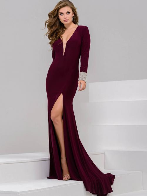 Красивые платья бордового цвета. Особенности цвета и варианты оттенков