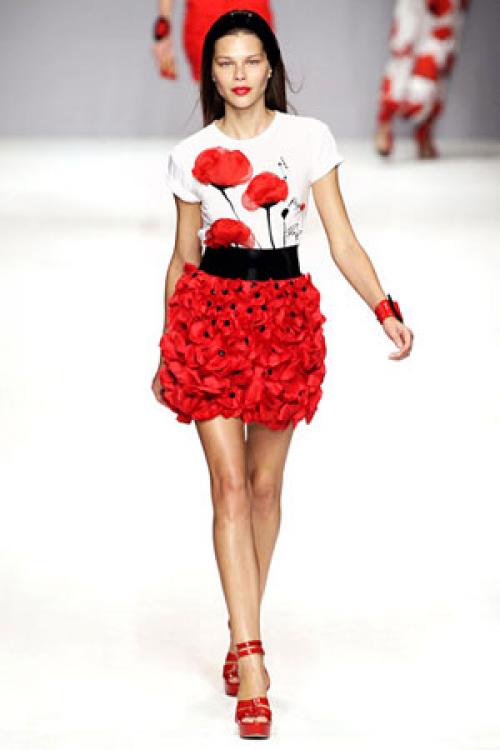 Как украсить белую женскую рубашку. Украшение блузки пайетками 18 Как украсить белую женскую рубашку. Украшение блузки пайетками 18