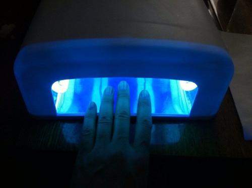 Как делается шеллак маникюр. Инструкция: как сделать маникюр шеллак в домашних условиях 03 Как делается шеллак маникюр. Инструкция: как сделать маникюр шеллак в домашних условиях 03