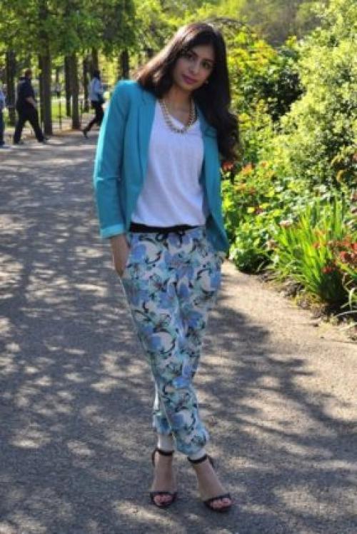 Голубой цвет в одежде кому идет. Офисный образ