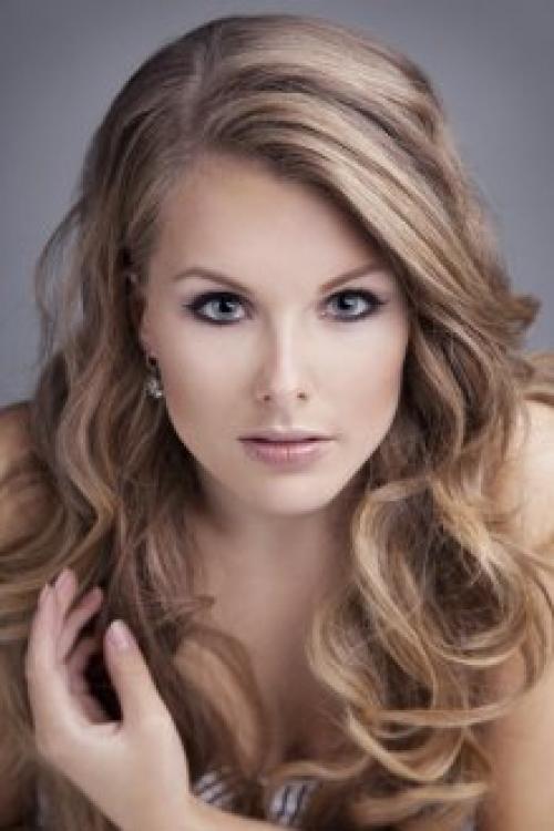 Из белого в русый без зелени краской эстель. Блондинка становится русой