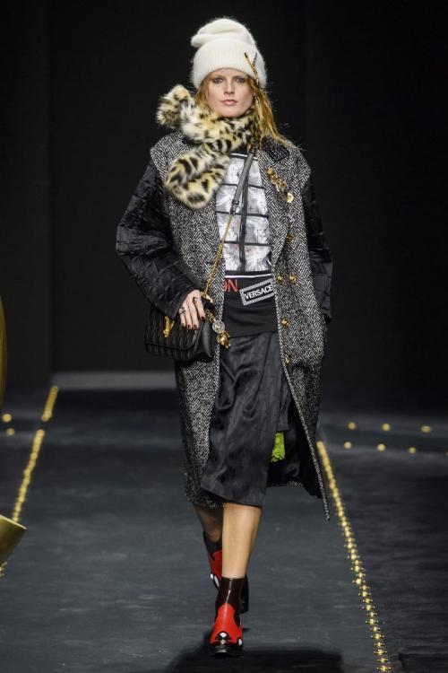 С чем носить ботинки зимние с мехом. С чем носить ботинки казаки?