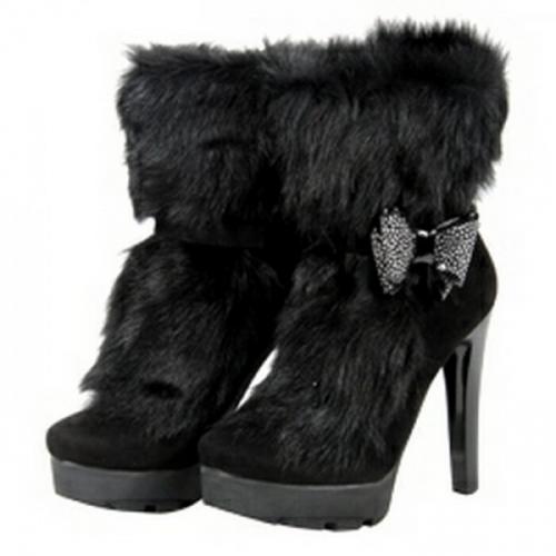 Ботинки с меховой опушкой. С чем носить сапоги с опушкой