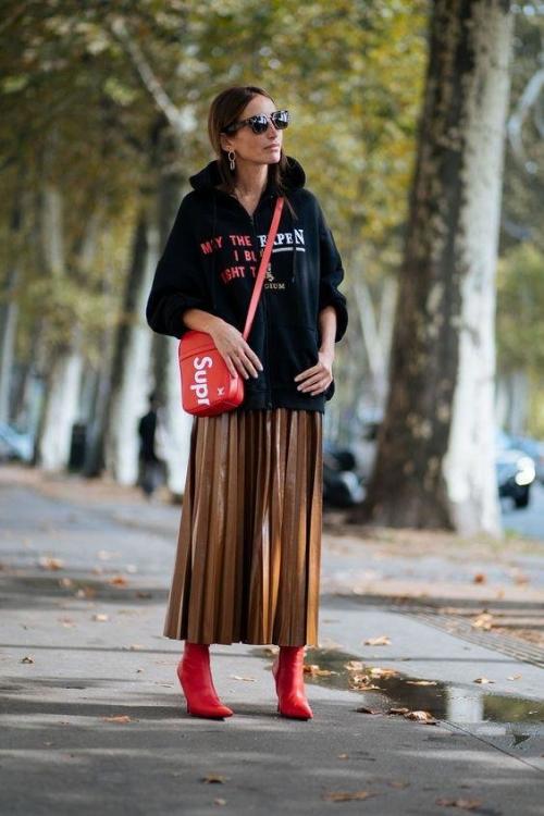 Обувь к юбке миди. С какой обувью и верхней одеждой носить юбки миди (перевод с итальянского)