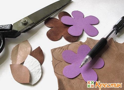 Украшения из кожи для сумки своими руками. Цветок из кожи на брошку